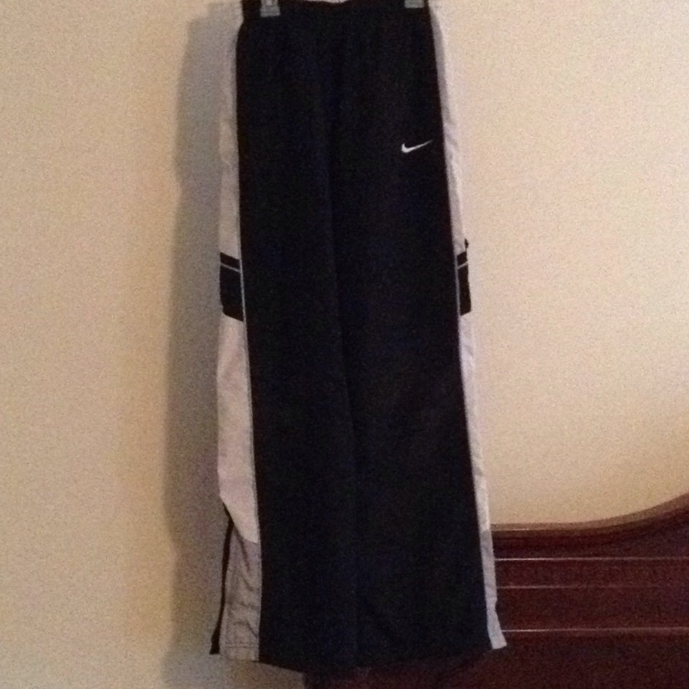 💙Kids Nike XL black jogging pants​